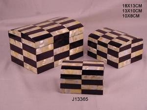 Caja de Madera con Mosaico de Resina Roja con Patrones Impresos, Regalos Originales, Joyero Impreso - Product Image 3