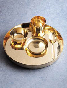 Service de table en acier et cuivre Thali, ensemble royal de luxe en or, vaisselle en porcelaine, vaisselle en porcelaine fine, vaisselle en porcelaine fine king international - Product Image 2