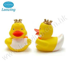 Fournitures pour événements et fêtes, décoration de mariage, souvenirs, coffret cadeau, canard en caoutchouc jaune personnalisé en PVC et vinyle pour le marié et la mariée - Product Image 6