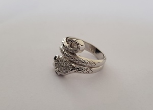 Anillo de Serpiente con Zafiro y Diamante - Product Image 2