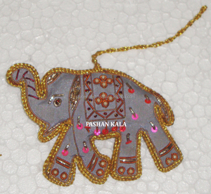 Ornement de Noël en forme d'éléphant, en tissu, utilisé pour suspendre l'ornement sur l'arbre de Noël - Product Image 1