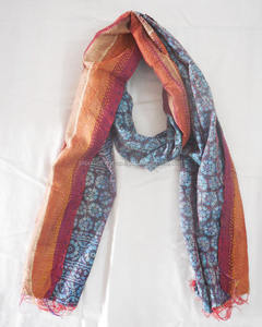 Estola de seda agradable Rajasthani Kantha con patrón bordado - Product Image 3