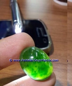 Hermosos Cabujones de Granate Hidrogrússular Pulidos de Color Verde Intenso - Product Image 2