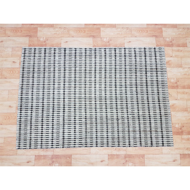 สีเทาเข้ม