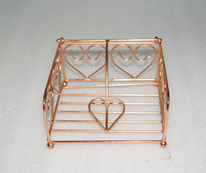 Shiny Gold Iron Wire <b>Hanging</b> <b>Basket</b> with Leaf Design Durable Metal <b>Hanging</b> <b>Basket</b> - Product Image 4