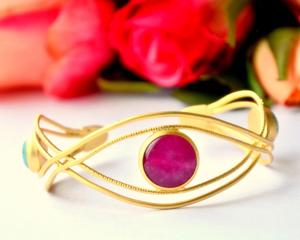 Brazalete de piedras preciosas de oro. Brazalete de alambre de jade rosa y dos piedras preciosas azul turquesa. Brazalete bohemio afgano asiático turco auténtico oriental - Product Image 1