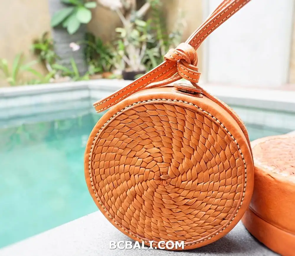WHOLESALE QUALITY PRODUCTS EXPORT >> Full Leather Handwoven Circle Round Beach Sling Bag Bali Full Handmade Trend 2019