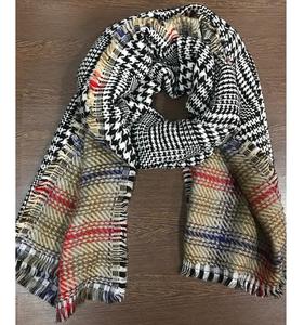 Otoño Invierno moda bufanda larga Reversible lana acrílica pesada encaje estampado de dos caras chales tradicionales de talla única para adultos - Product Image 1