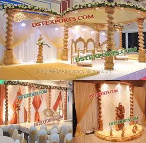 インドの結婚式の正方形の木製の曼荼羅4つの柱の木製の孔雀の曼荼羅の結婚式のエレガントな木製の刻まれた曼荼羅