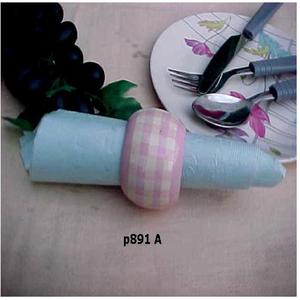 Forma redonda rosa y blanco diseño de cuadros mango madera servilletero soporte hogar y decoración de mesa - Product Image 1