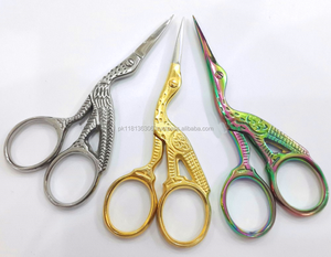 3.5 \ "กรรไกรสแตนเลสนกกระสาคลาสสิกสีสั่งทำกรรไกรตัดปลายแหลมสำหรับงานปักและเสริมสวย - Product Image 4