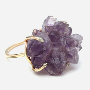 Bague de doigt en alliage à la mode personnalisée avec pierre précieuse d'améthyste brute Nouveau design pour les mariages - Product Image 2