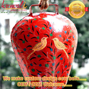Campana de vaca de Metal personalizada roja Jumbo en estilo de cencerros suizos con pintura de expresión para decoración de eventos granja o regalo - Product Image 3