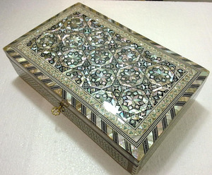 Boîte à bijoux en bois avec mosaïque égyptienne magnifique, nacre, J20 - Product Image 1