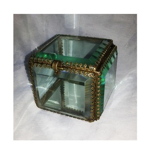 Boîte en verre avec cadre en métal - Product Image 1