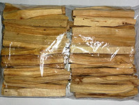 PALO SANTO PERUANO / BURSERA GRAVEOLENS / VARAS GRUESAS DE MADERA / 100% ORGÁNICO / COSECHADO DE MANEJA SOSTENIBLE / NATURAL / PERÚ