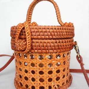 Nuevo diseño Vintage Rattan Bucket Bag con patrón Saffiano y cierre de cuerda - Product Image 2