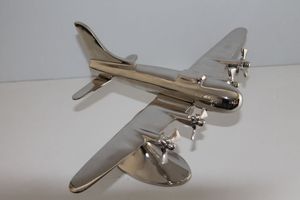 เครื่องบินจำลองโลหะโบราณสีแดงขนาดใหญ่สไตล์วินเทจจากตงหยาง สำหรับสะสม ของเล่นเครื่องบิน ตกแต่งบ้าน - Product Image 6