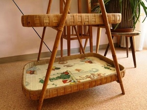 Porte-journaux en rotin bohème vintage des années 1950 pour table d'appoint de mobilier d'extérieur - Product Image 2