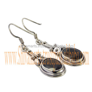 Boucles d'oreilles en pierres précieuses de forme ovale en grenat naturel fait à la main, design vintage unique pour les mariages, fournisseur de bijoux en gros en vrac - Product Image 1