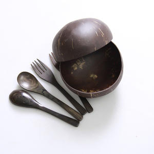 Juego de Cuenco y Cuchara de Cáscara de Coco de Vietnam - Product Image 2