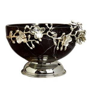 Base en résine noire brillant poli fleur feuille forme conception bol décoratif en aluminium métal frais arrivée bol - Product Image 1