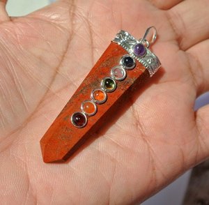 Pendentif en cristal jaspe rouge 7 chakra pendentif plat pierre précieuse de guérison crayon plat cristal agate collier grossiste - Product Image 5
