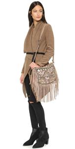 Pochette de soirée ethnique de style indien pour femme, conçue avec des sacs Banjara, de l'art et des broderies traditionnelles à la main - Product Image 3