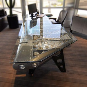 Bureau d'aviateur au design unique - Product Image 1