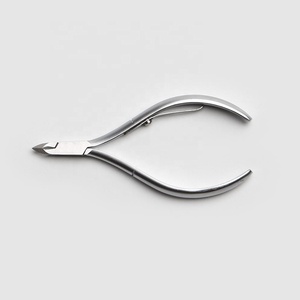 Pince à cuticules en acier inoxydable avec logo personnalisé Nghia Silver, haute qualité, super tranchante - Product Image 1