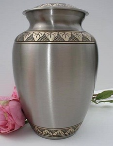 Urnas de cremación de latón de alta calidad, acabado de mármol verde para cenizas y mascotas conmemorativas hechas a mano en la India - Product Image 3