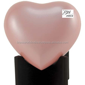 Urna de recuerdo de corazón rosa para adultos, suministros funerarios, BRASSWORLD, INDIA - Product Image 1
