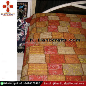 Sábana de cama multipatchwork con hilos dorados - Product Image 1