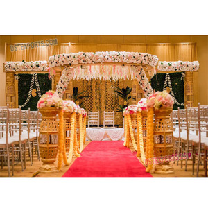 Ensemble de mandap en forme de bouteille pour mariage indien, mandap en fibre sculptée pour mariage indien, mandap doré en forme de bouteille pour mariage Maharaja, Canada - Product Image 1