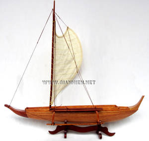 CANOA EUROPEA TRADICIONAL # Modelo de Barco 1: Réplica Artesanal de Madera Pintada Estilo Náutico, Regalo Empresarial de Vietnam - Product Image 2