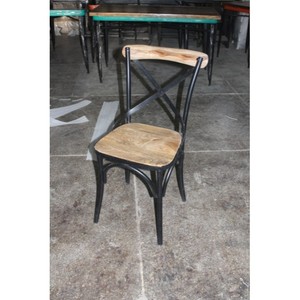 Chaise de salle à manger en fer, vintage, métallique et bois massif - Product Image 1