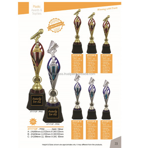 Trofeo de Competición de Canto de Plástico UNIQUE BAGUSS XT1712 con Diseño de Micrófono en Estilo Moderno y Simple - Product Image 2