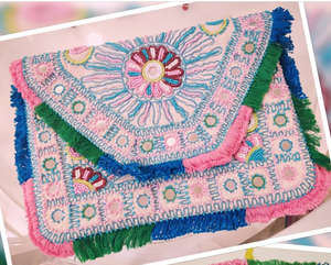 Bolso de mano de terciopelo de lujo para mujer, bolso de mano de resina para noche, decoración bordada, diseño de CASA DE EXPORTACIÓN Guru Kirpa - Product Image 4