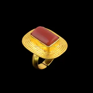 Anillo chapado en oro, piedra de Coral, cabujón, nuevos productos, venta al por mayor