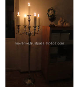 Candelabros de metal de copa de cristal alto de diseño único para el hogar y la boda centros de mesa decorativos candelabros chapados en oro - Product Image 4