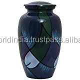 Urne funéraire en forme de croix de fer de style américain par Brassworld India - Product Image 3