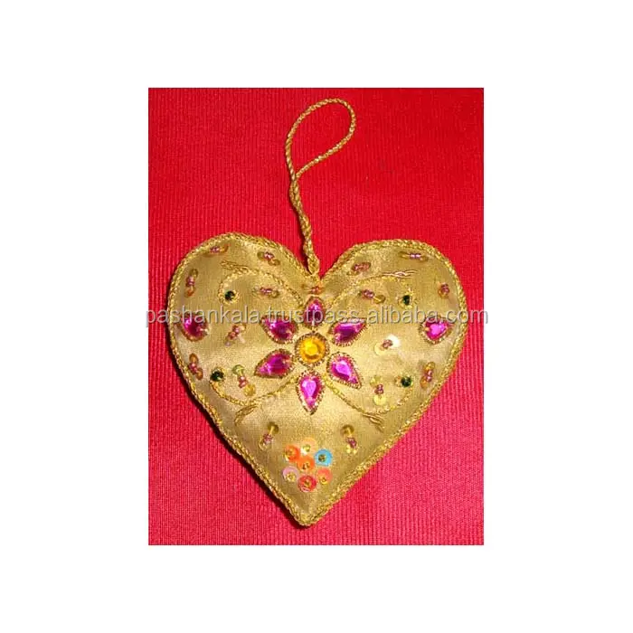 Indian Manufacturer Of Heart Shape Zari Embroidery Christmas Tree Hanging Ornaments for Christmas Tree Decoration