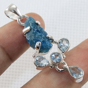 Apatite brute, pendentif en pierre précieuse de topaze bleue fait à la main en argent fournisseur exportateur de bijoux faits à la main - Product Image 2