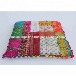 Cojín de Yoga Cuadrado Hecho a Mano 100% Algodón con Diseño de Patchwork, Personalizable para Masajes - Product Image 3