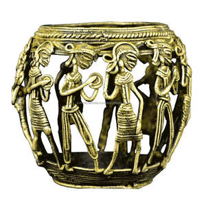 Portalápices Circular hecho a mano, diseñador de bronce, metal, escultura - Product Image 1