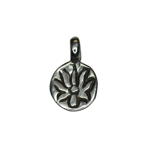 Meilleur charme de Lotus en argent Sterling - Product Image 1