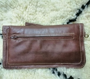 Portefeuille long en cuir pour femme, style marocain, motif géométrique traditionnel, décoration à lettres, pochette à rabat avec boucle et crochet - Product Image 3