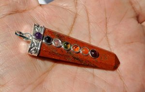 Pendentif en cristal jaspe rouge 7 chakra pendentif plat pierre précieuse de guérison crayon plat cristal agate collier grossiste - Product Image 4