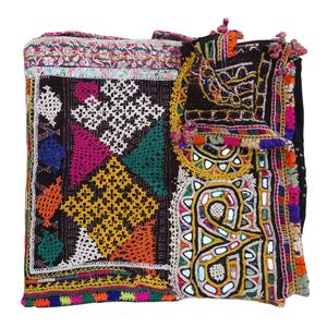 Châle rabari en laine brodé à la main - Product Image 4