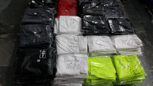 PANTALONES CORTOS DE SOFTBALL PERSONALIZADOS BLANCOS CON LOGOTIPOS DE DIFERENTES COLORES - Product Image 4